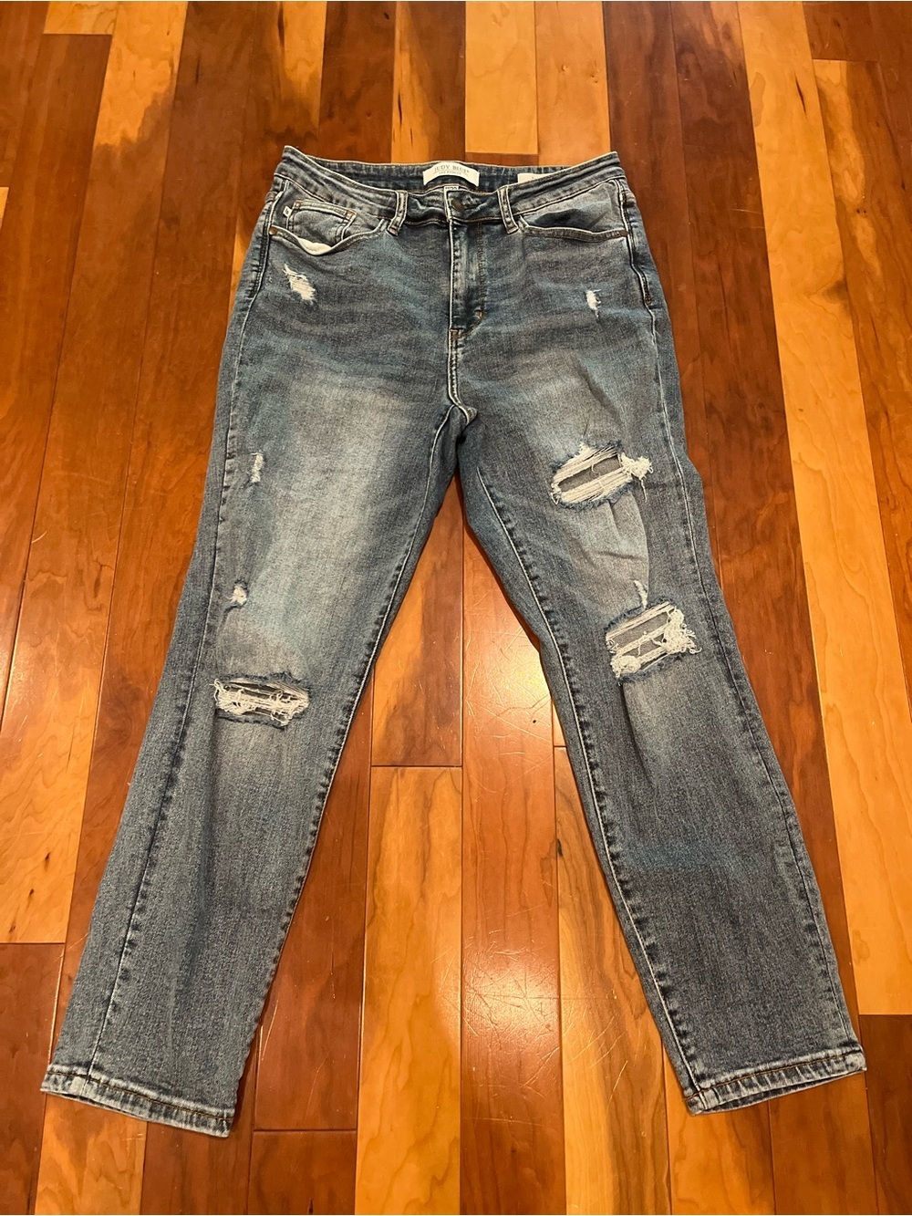 Judy Blue Size 11/30 Medium Wash Distressed Slim Fit Denim Jeans Stretchy Comfy